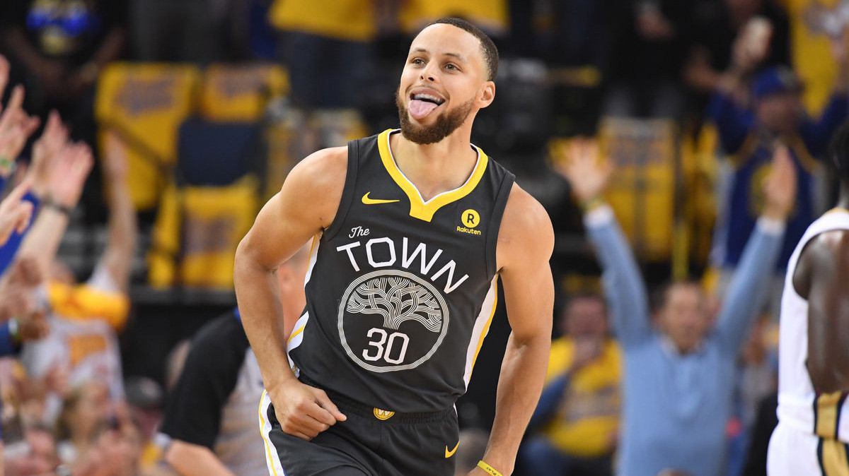 NBA chính thức công bố án phạt với Stephen Curry vì hành động ở một trận đấu preseason vừa qua