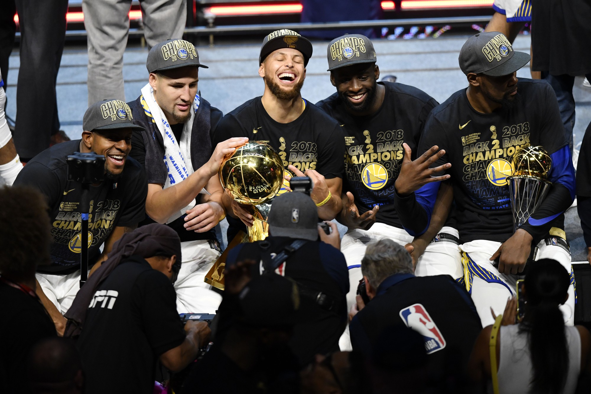 Phải chuyển sân nhà trong tương lai: Các cầu thủ Golden State Warriors không hề thích điều này - Ảnh 3. Phải chuyển sân nhà trong tương lai: Các cầu thủ Golden State Warriors không hề thích điều này - Ảnh 3.