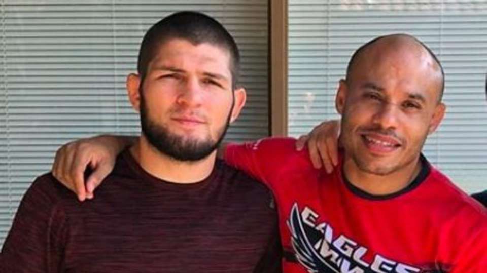 Lời mời gọi chưa nguội, Khabib lên tiếng cảnh cáo 50 Cent bảo vệ người quản lý