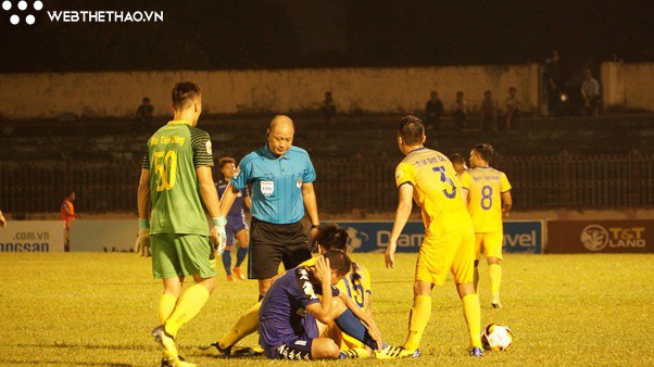 Sai lầm kép thức tỉnh Bùi Tiến Dũng trước thềm AFF Cup 2018