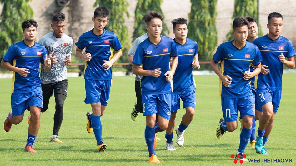 Đang tập huấn tại Hàn Quốc, Văn Hậu có thể về U19 Việt Nam "bất cứ lúc nào"