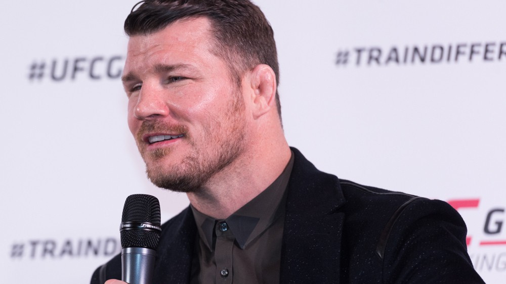 Michael Bisping nhận định Khabib sẽ trụ hết 12 hiệp với Floyd Mayweather