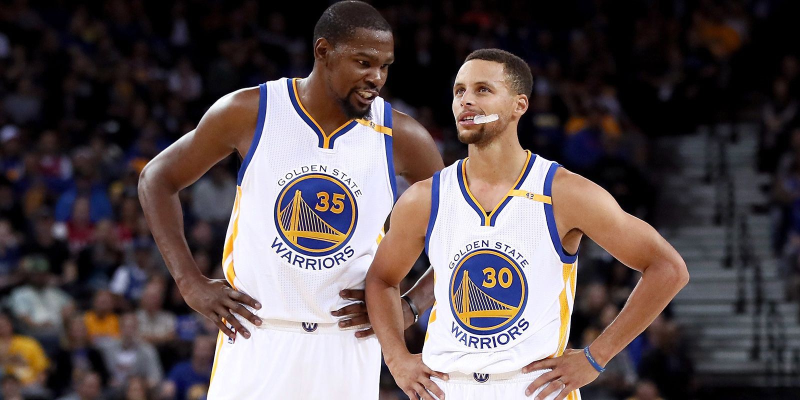 Stephen Curry - Vị thánh ở Oracle Arena - Ảnh 2. Stephen Curry - Vị thánh ở Oracle Arena - Ảnh 2.