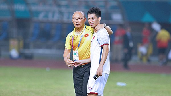 Danh sách tuyển Việt Nam dự AFF Cup 2018: Thầy Park có công tâm?