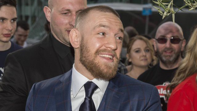 Conor McGregor hoàn toàn bất ngờ trước sự thành công của thương hiệu Whiskey Proper No. Twelve