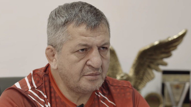 Cha Khabib Nurmagomedov đánh giá trình độ những đối thủ của con trai ra sao?