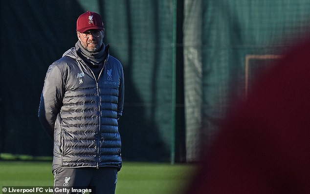 Chuyên gia Mark Lawrenson nhận định dự đoán tỷ số trận Huddersfield - Liverpool - Ảnh 2. Chuyên gia Mark Lawrenson nhận định dự đoán tỷ số trận Huddersfield - Liverpool - Ảnh 2.