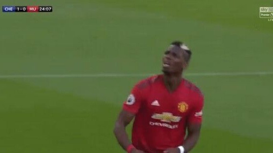 Paul Pogba giận dữ gào thét gì với Victor Lindelof sau khi Man Utd bị Chelsea chọc thủng lưới?