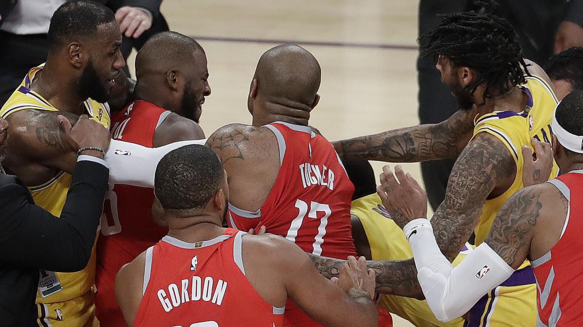 Brandon Ingram trả ơn dìu dắt của Chris Paul bằng một cú đấm