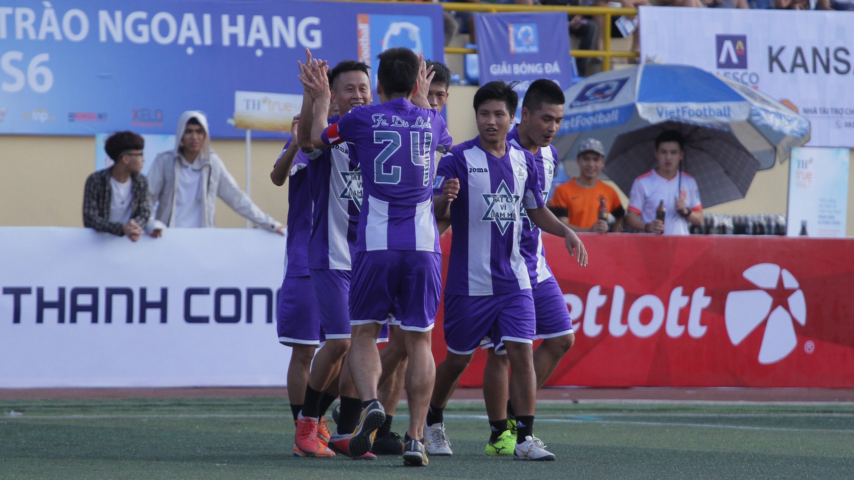 Lội ngược dòng ấn tượng, FC Du Lịch giành 3 điểm đầu tiên tại sân chơi HPL