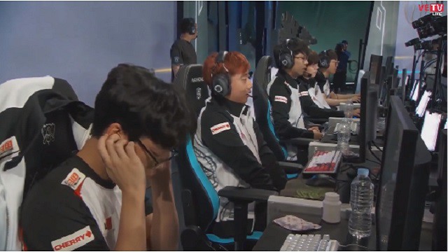 Cú sốc lớn tại tứ kết CKTG 2018: KT Rolster - Sự tan vỡ của người Hàn ngay trên đất Hàn