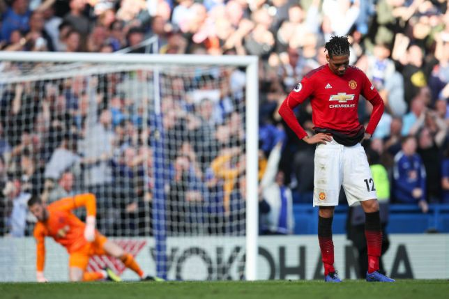 Vì sao Matic là chìa khóa giúp HLV Mourinho tậu trung vệ khủng vào mùa Đông? - Ảnh 1.