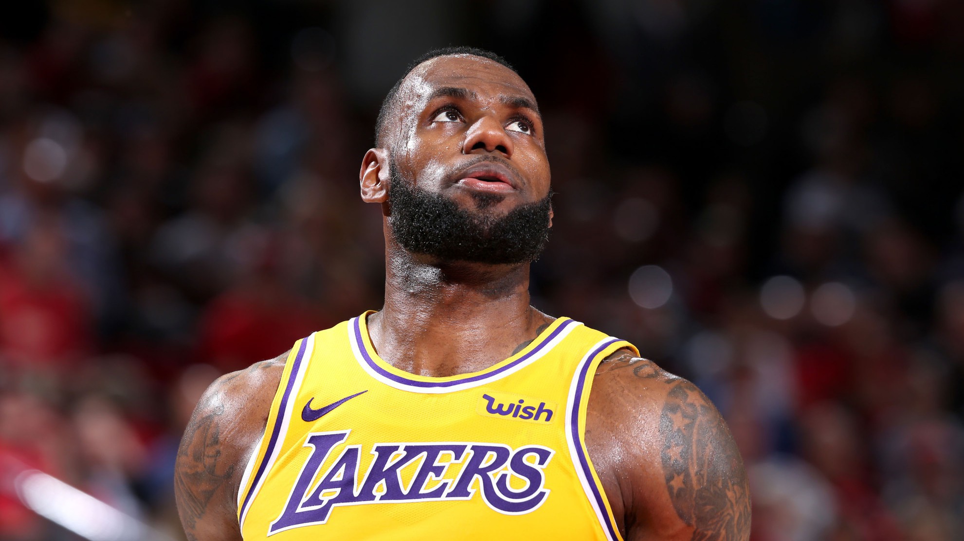 Từ người hùng hóa tội đồ, LeBron James nghĩ gì?