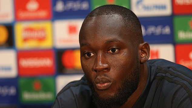 Lukaku đổ lỗi đồng đội tại Man Utd cho phong độ đi xuống của mình