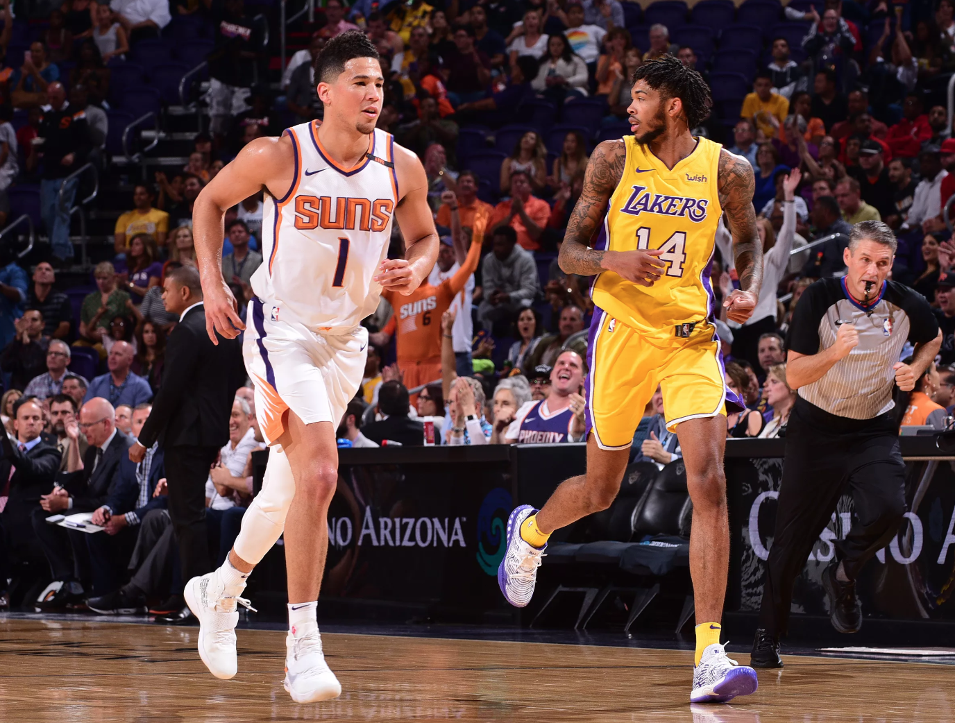 Bị bỏ rơi trong ngày sinh nhật, cậu bé 6 tuổi được người hùng Phoenix Suns giải cứu: NBA tuyệt vời thế này đây! - Ảnh 2.