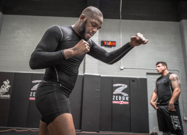 Jon Jones: Chỉ cần 2 năm tập Boxing để thượng đài với những tay đấm hàng đầu thế giới? - Ảnh 1. Jon Jones: Chỉ cần 2 năm tập Boxing để thượng đài với những tay đấm hàng đầu thế giới? - Ảnh 1.