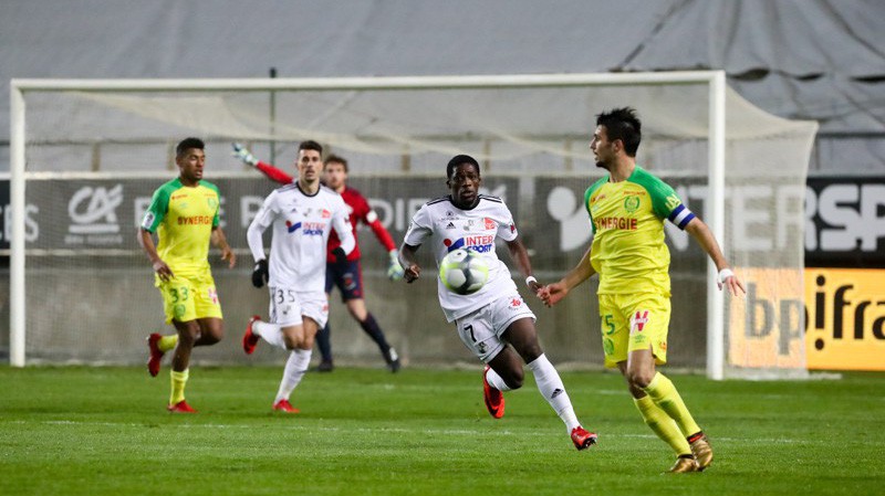 Nhận định tỷ lệ cược kèo bóng đá tài xỉu trận Amiens vs Nantes