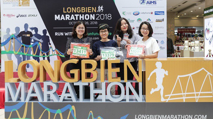 Hoành tráng Hội chợ Expo Longbien Marathon 2018