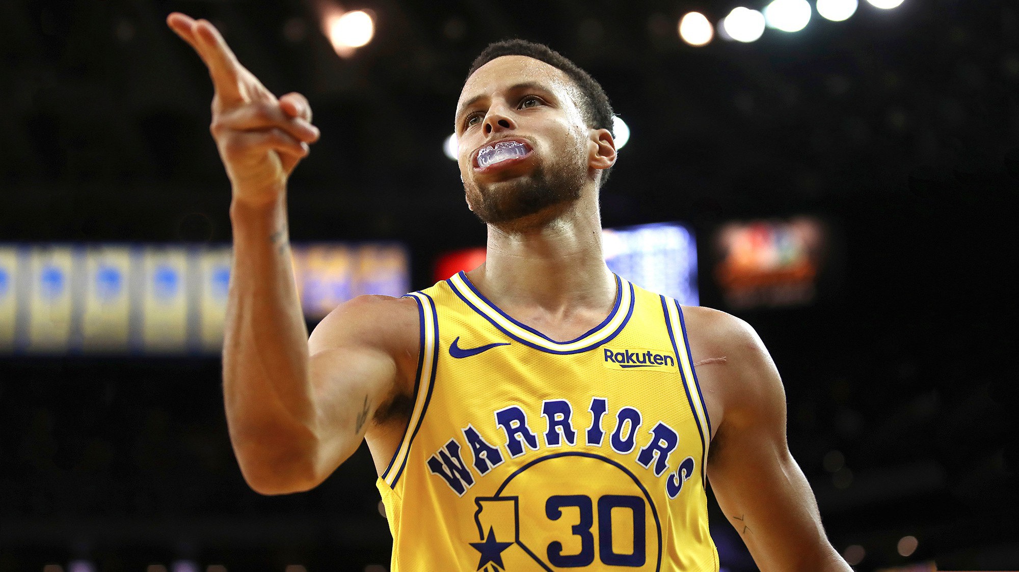Đội nào cũng muốn ném 3 điểm như Stephen Curry, bảo sao NBA mùa này bùng nổ điểm số như thế