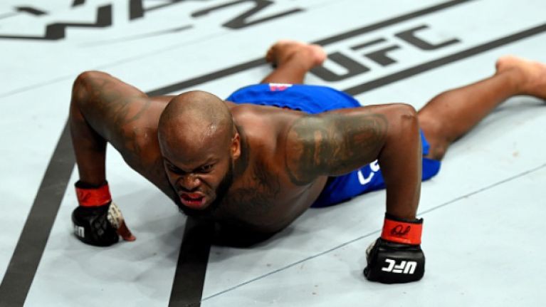 "Chuyện ấy": Phương pháp rèn cardio chẳng giống ai của Derrick Lewis trước thềm UFC 230