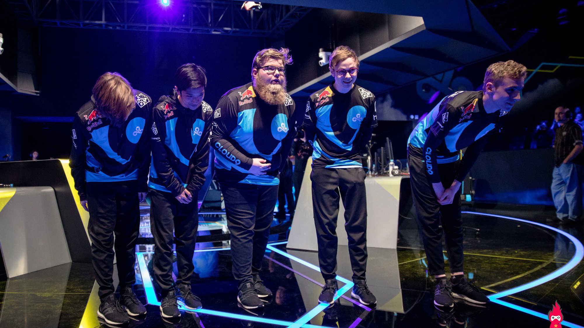 Cloud9 ký hợp đồng với Blue Buff sau màn hỗ trợ chống lại Afreeca Freecs tại CKTG 2018.