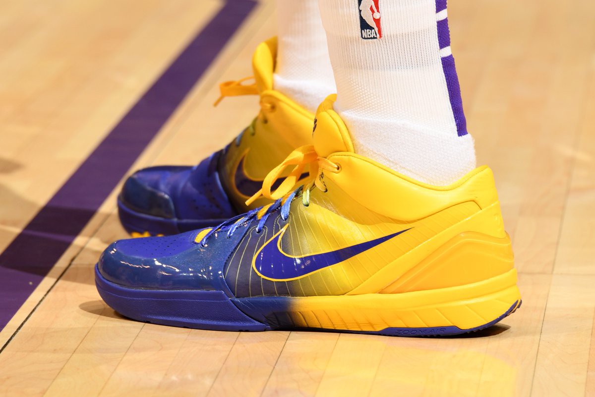 Đối với Kobe Bryant, chỉ có một mẫu giày đã làm thay đổi cả thế giới giày bóng rổ - Ảnh 2. Đối với Kobe Bryant, chỉ có một mẫu giày đã làm thay đổi cả thế giới giày bóng rổ - Ảnh 2.