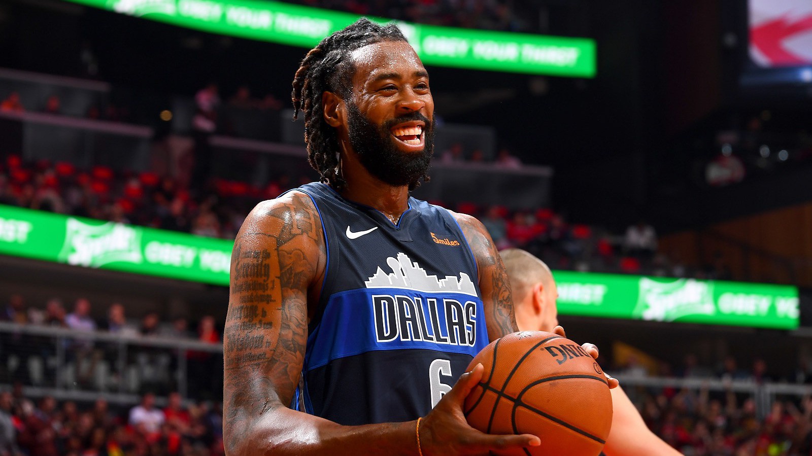 Chưa một ai trong lịch sử Dallas Mavericks làm được như DeAndre Jordan mùa này