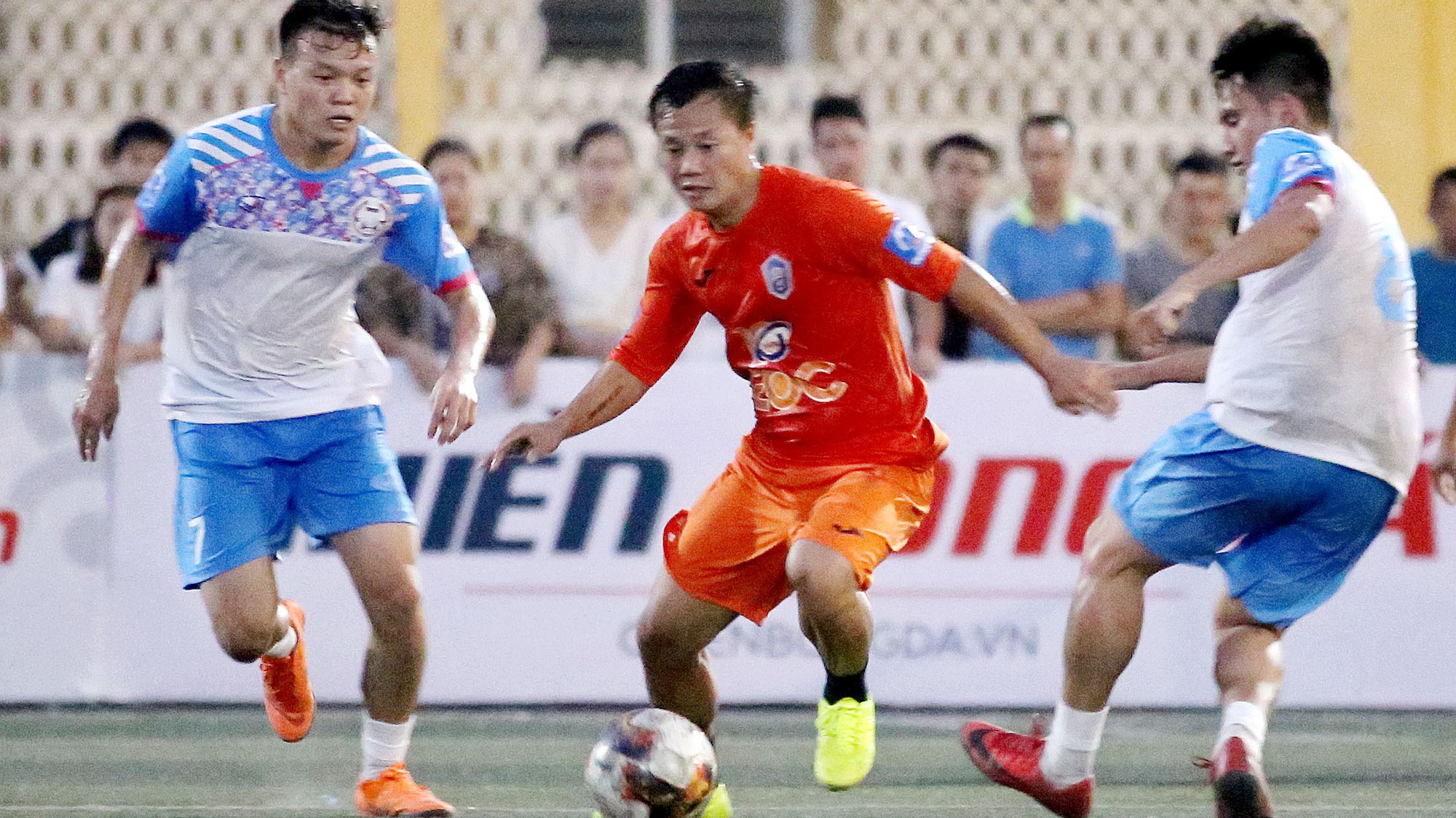 Vòng 3 HPL-S6: EOC xây chắc ngôi đầu, Moon lần đầu biết mùi chiến thắng