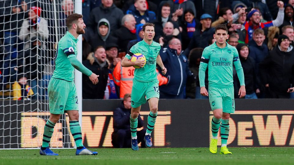 "Thánh" kiếm phạt đền Zaha và những điểm nhấn khi Arsenal đứt mạch toàn thắng