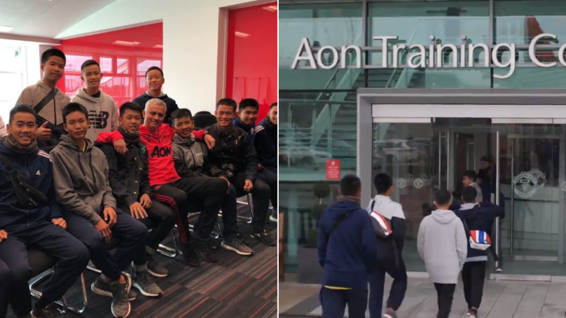 Giữ lời hứa, Mourinho và Man Utd chào đón đội bóng Thái Lan được giải cứu khỏi hang Tham Luang