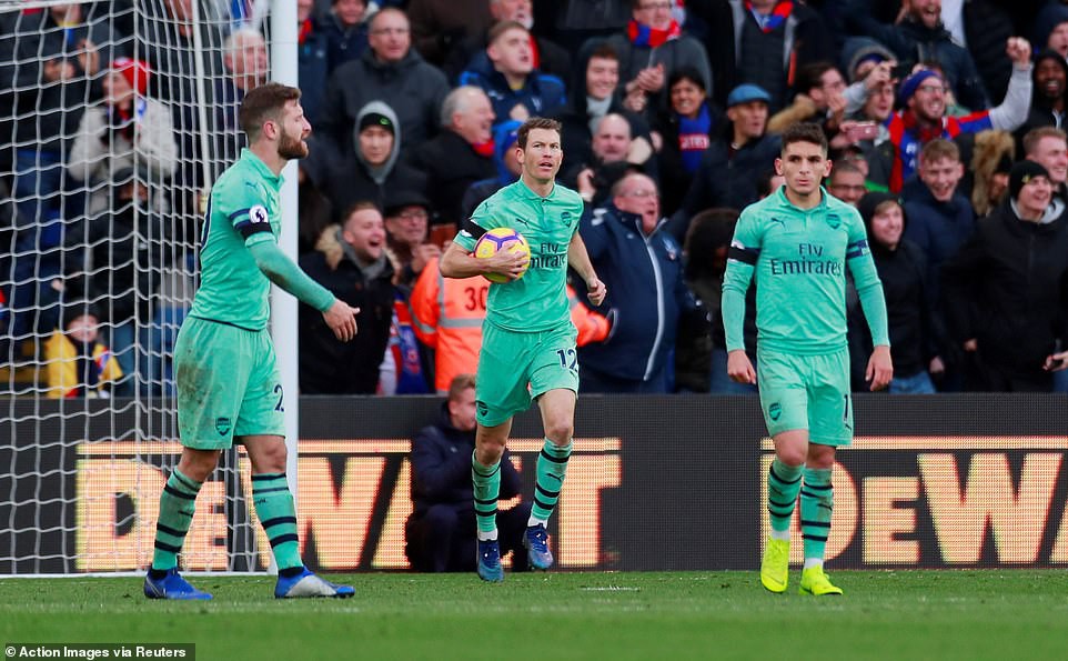 HLV Emery bất ngờ tiết lộ điểm yếu khiến Arsenal ngắt mạch trận toàn thắng - Ảnh 7. HLV Emery bất ngờ tiết lộ điểm yếu khiến Arsenal ngắt mạch trận toàn thắng - Ảnh 7.