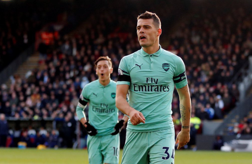 HLV Emery bất ngờ tiết lộ điểm yếu khiến Arsenal ngắt mạch trận toàn thắng - Ảnh 9. HLV Emery bất ngờ tiết lộ điểm yếu khiến Arsenal ngắt mạch trận toàn thắng - Ảnh 9.