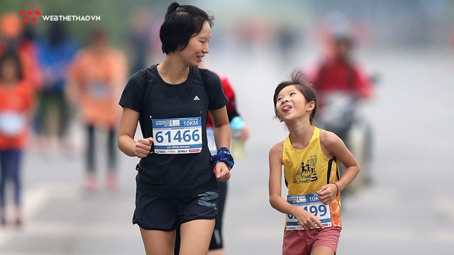 Cười nghiêng ngả với những "siêu quậy" nhí tại Longbien Marathon 2018