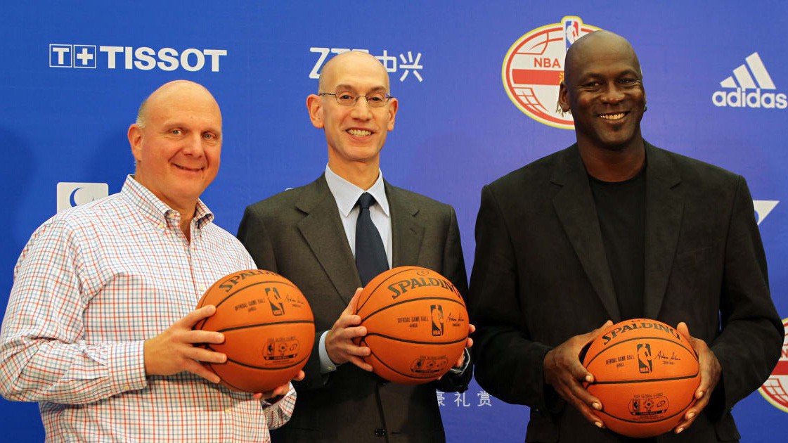 Đại gia của đội bóng nào đang là ông chủ giàu nhất ở NBA?