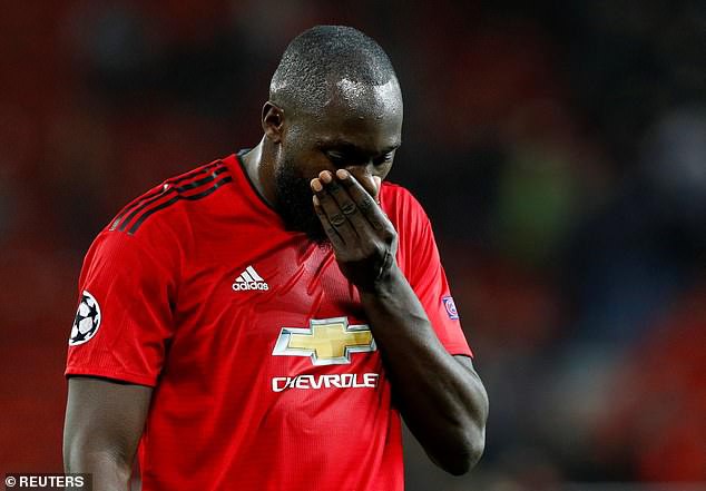 Chấm điểm Man Utd ở trận hòa Valencia: Khi học trò cưng của Mourinho bị... điểm liệt - Ảnh 1. Chấm điểm Man Utd ở trận hòa Valencia: Khi học trò cưng của Mourinho bị... điểm liệt - Ảnh 1.