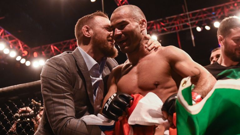 Tình bạn đẹp như "ngôn tình" - Conor McGregor tấn công xe bus vì Artem Lobov