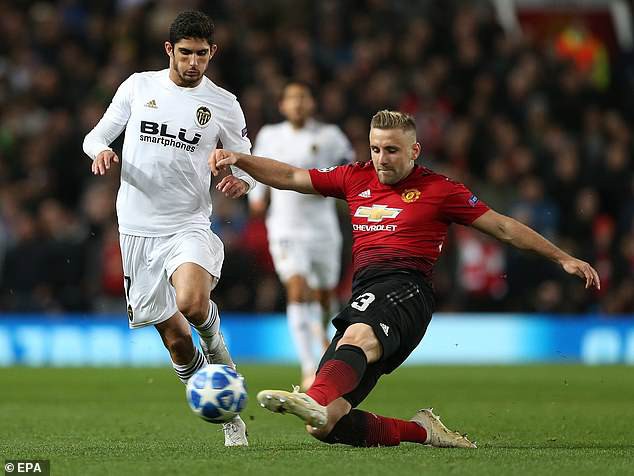 Chấm điểm Man Utd ở trận hòa Valencia: Khi học trò cưng của Mourinho bị... điểm liệt - Ảnh 5. Chấm điểm Man Utd ở trận hòa Valencia: Khi học trò cưng của Mourinho bị... điểm liệt - Ảnh 5.