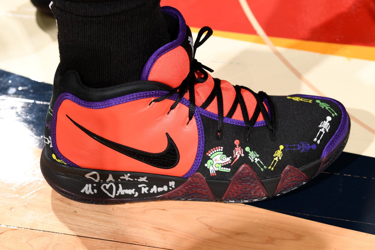 Top những mẫu giày bóng rổ đỉnh nhất tuần thứ 2 NBA: Tuần của sự tri ân và những đôi giày đầy ý nghĩa - Ảnh 10. Top những mẫu giày bóng rổ đỉnh nhất tuần thứ 2 NBA: Tuần của sự tri ân và những đôi giày đầy ý nghĩa - Ảnh 10.