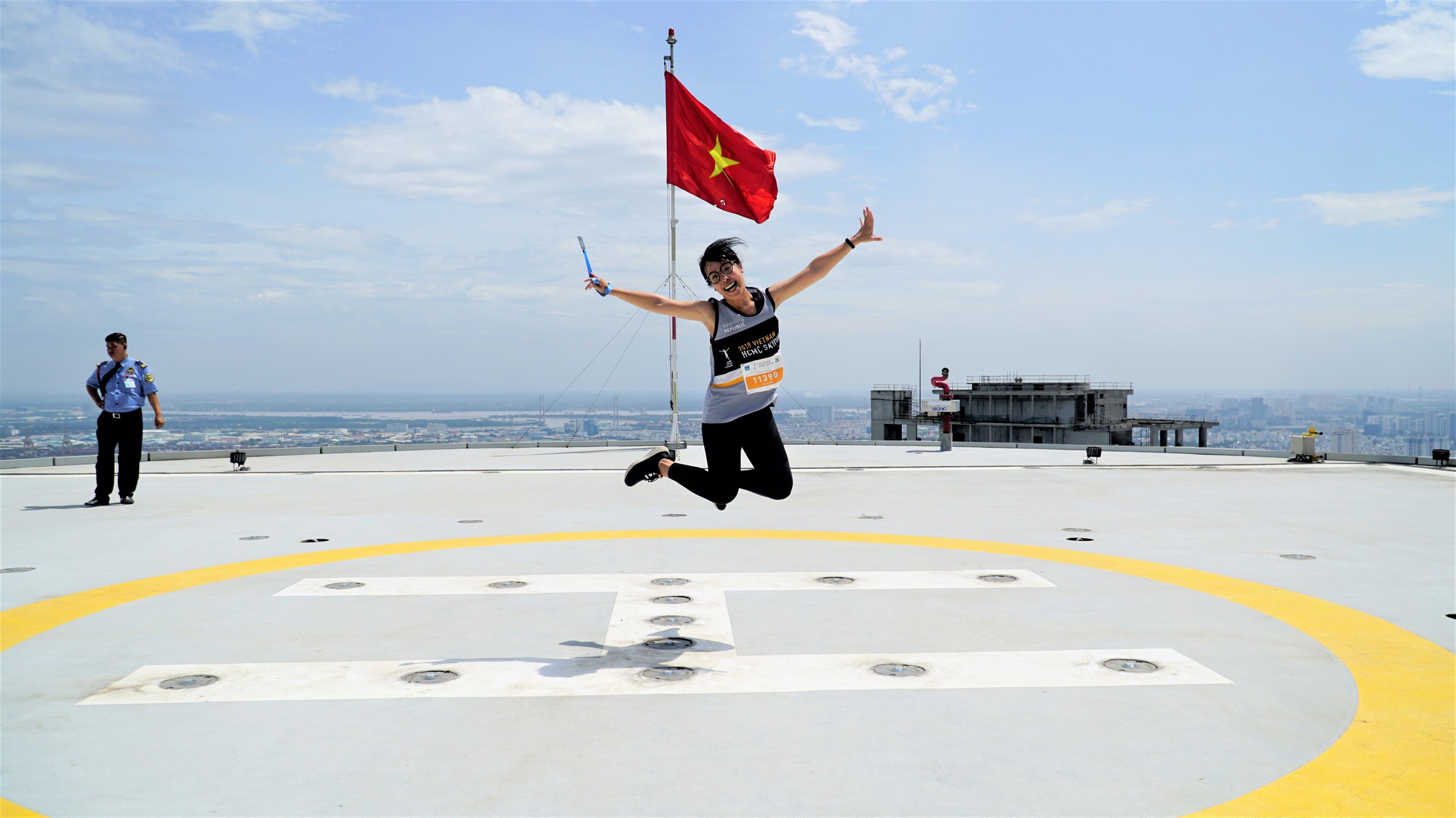 Skyrun 2018: Hơn 300 người thi "leo nóc nhà" Bitexco