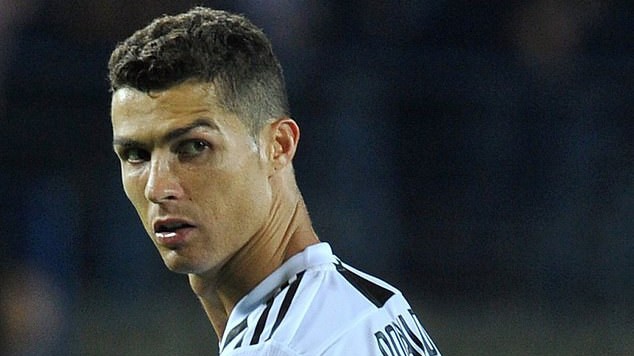 Ronaldo cay đắng thừa nhận cáo buộc hiếp dâm khiến mình và gia đình bị ảnh hưởng tiêu cực