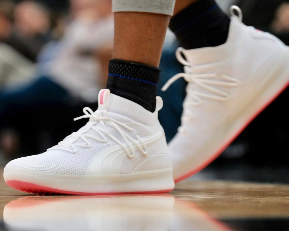 Top những mẫu giày bóng rổ đỉnh nhất tuần thứ 2 NBA: Tuần của sự tri ân và những đôi giày đầy ý nghĩa - Ảnh 2. Top những mẫu giày bóng rổ đỉnh nhất tuần thứ 2 NBA: Tuần của sự tri ân và những đôi giày đầy ý nghĩa - Ảnh 2.