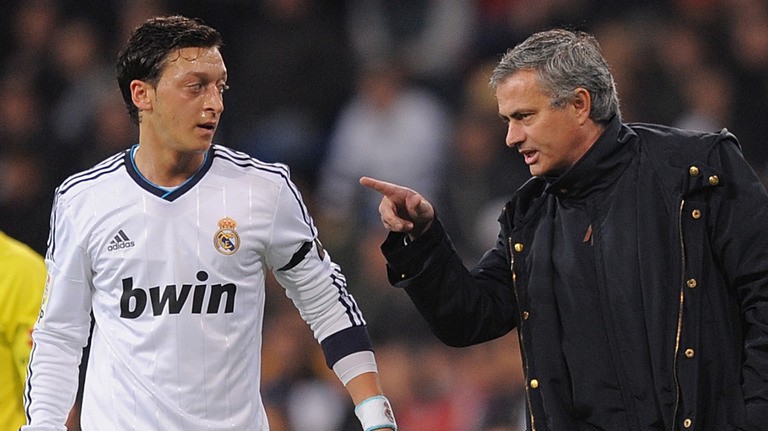 Real Madrid tạm bổ nhiệm Solari để đợi Mourinho?