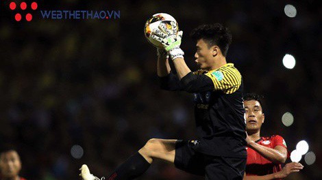 Vì sao thủ môn Bùi Tiến Dũng phải đi AFF Cup 2018?