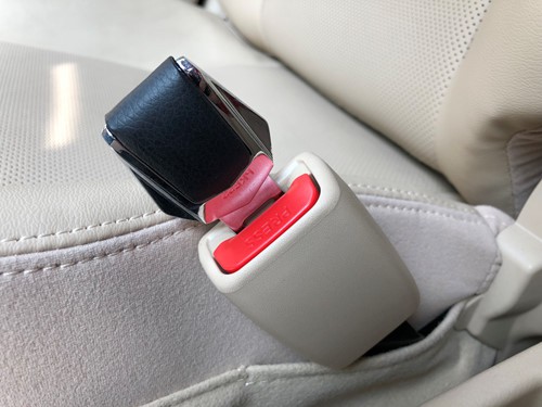 Những phụ kiện ô tô mua về chỉ tổ tiền mất tật mang - Ảnh 3. Những phụ kiện ô tô mua về chỉ tổ tiền mất tật mang - Ảnh 3.
