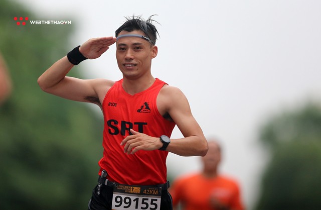 Longbien Marathon 2018: Họ đã lướt trên những đôi cánh của ước mơ! - Ảnh 2. Longbien Marathon 2018: Họ đã lướt trên những đôi cánh của ước mơ! - Ảnh 2.