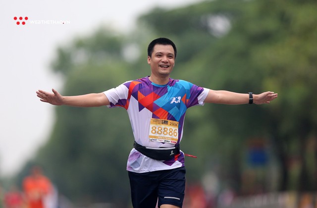 Longbien Marathon 2018: Họ đã lướt trên những đôi cánh của ước mơ! - Ảnh 7. Longbien Marathon 2018: Họ đã lướt trên những đôi cánh của ước mơ! - Ảnh 7.