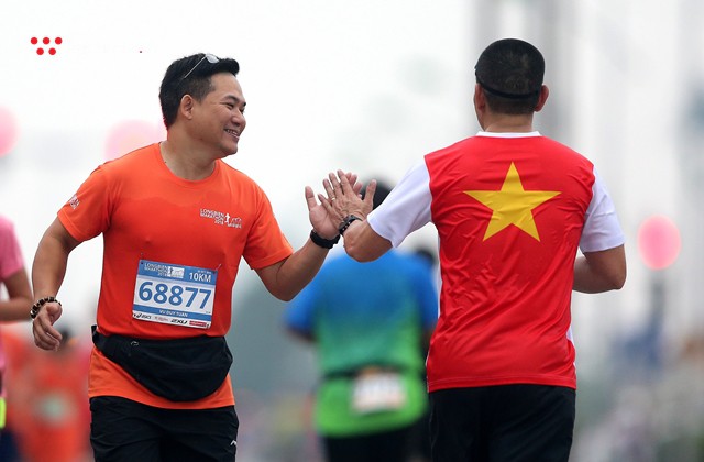 Longbien Marathon 2018: Họ đã lướt trên những đôi cánh của ước mơ! - Ảnh 4. Longbien Marathon 2018: Họ đã lướt trên những đôi cánh của ước mơ! - Ảnh 4.