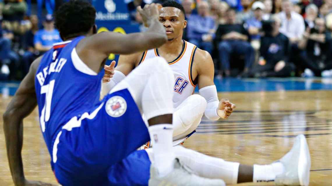 Russell Westbrook cạn lời với Patrick Beverley