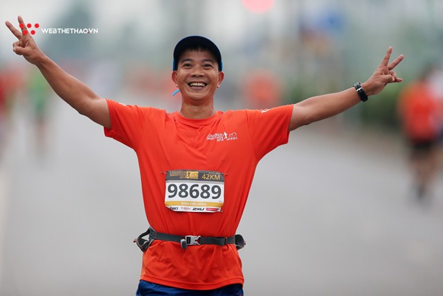 Longbien Marathon 2018: Họ đã lướt trên những đôi cánh của ước mơ! - Ảnh 8. Longbien Marathon 2018: Họ đã lướt trên những đôi cánh của ước mơ! - Ảnh 8.