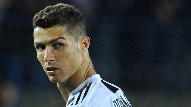 Ronaldo chọn 5 người có cơ hội giành Quả bóng Vàng, gạch tên Messi
